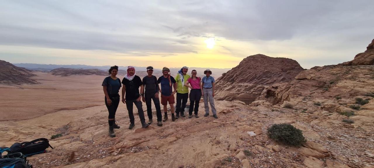 Star Guide Luxury Camp Hotell Wadi Rum Eksteriør bilde