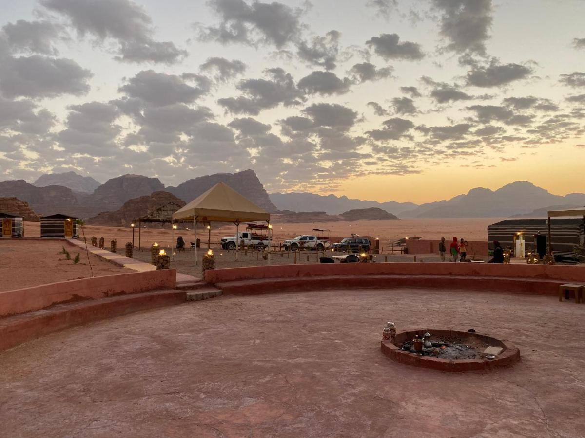 Star Guide Luxury Camp Hotell Wadi Rum Eksteriør bilde